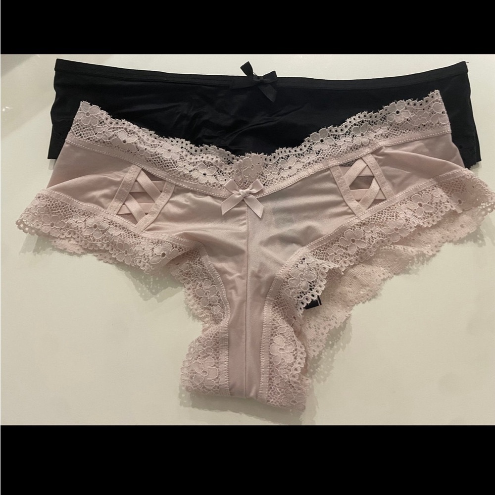 NWT 2 VICTORIA’S SECRET SIZE XS CHEEKY PINK SATIN AND BLACK THONG SATIN BOW PACK